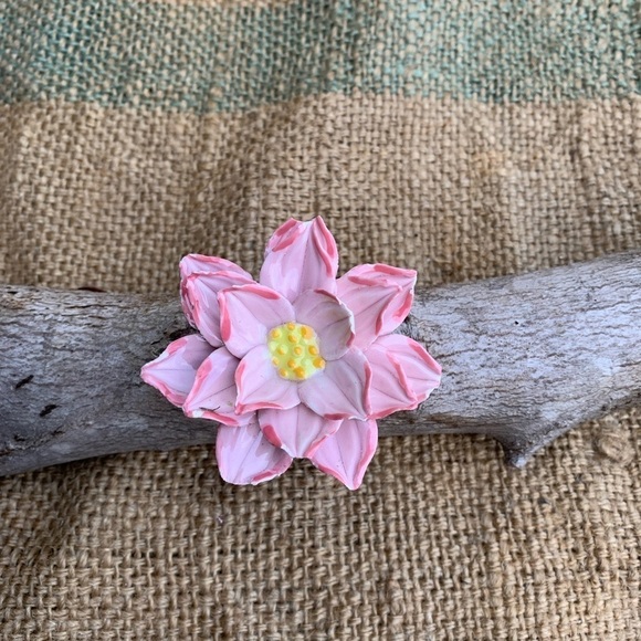 Anthropologie Flower Coat Hook Rack Flower Knobs - Picture 1 of 6